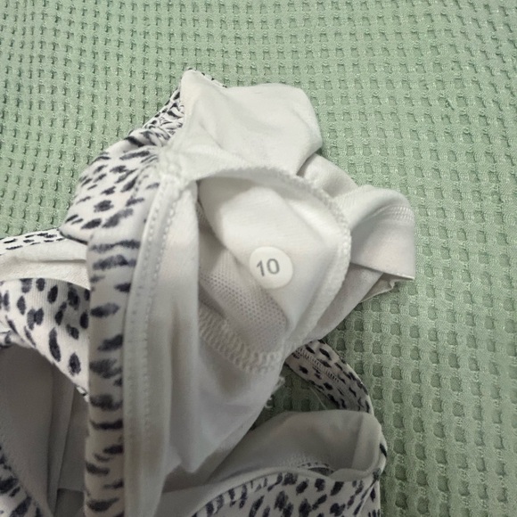 lululemon Wrap it Up Grey and White Tank Top - Picture 5 of 5